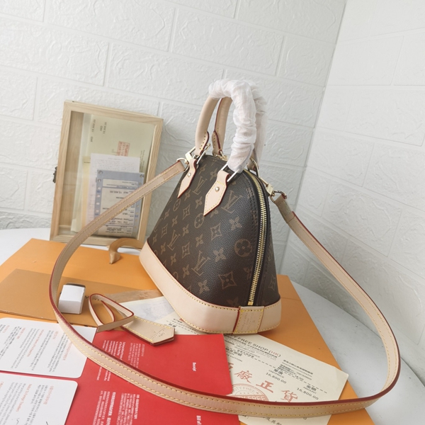 ルイヴィトンバッグ背面デザイン